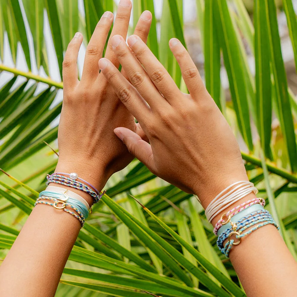 1251-silky-friendship-bracelet-13.webp Silky Friendship Bracelet