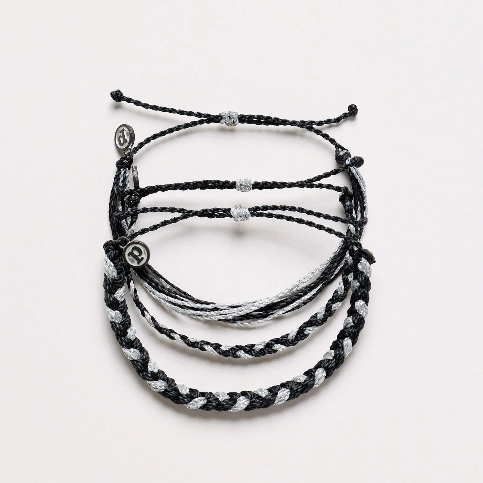 1323-black-silver-collection-12.webp Black & Silver Collection