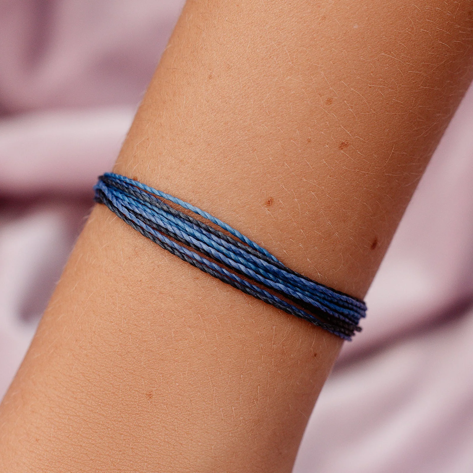 1384-night-bracelet-2.webp Night Bracelet
