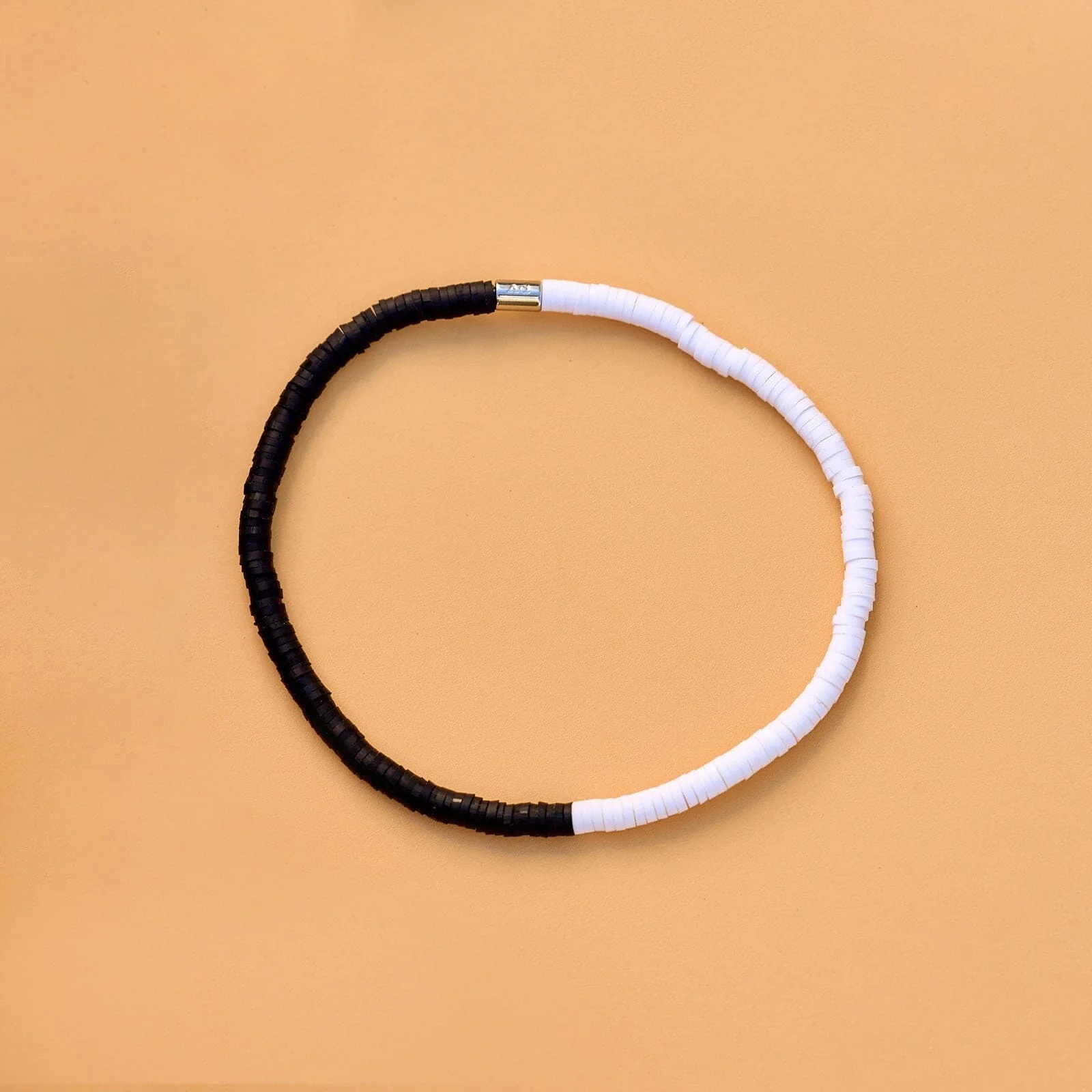 1553-black-white-seascape-stretch-anklet-4.webp Black & White Seascape Stretch Anklet
