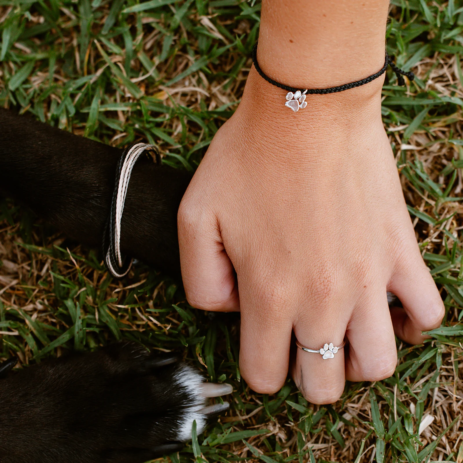 1618-paw-print-ring-7.webp Paw Print Ring