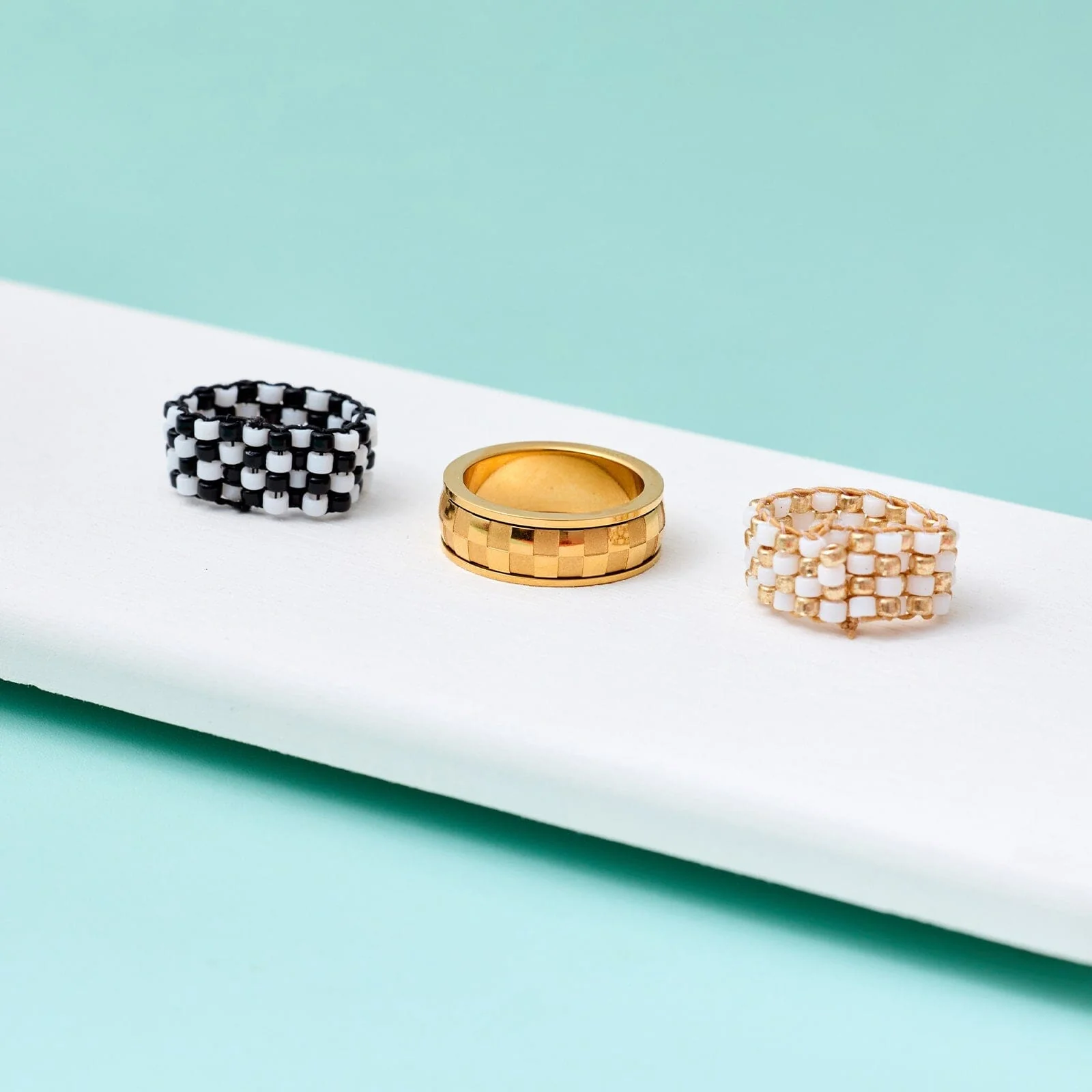 1707-checkerboard-bead-stretch-ring-5.webp Checkerboard Bead Stretch Ring