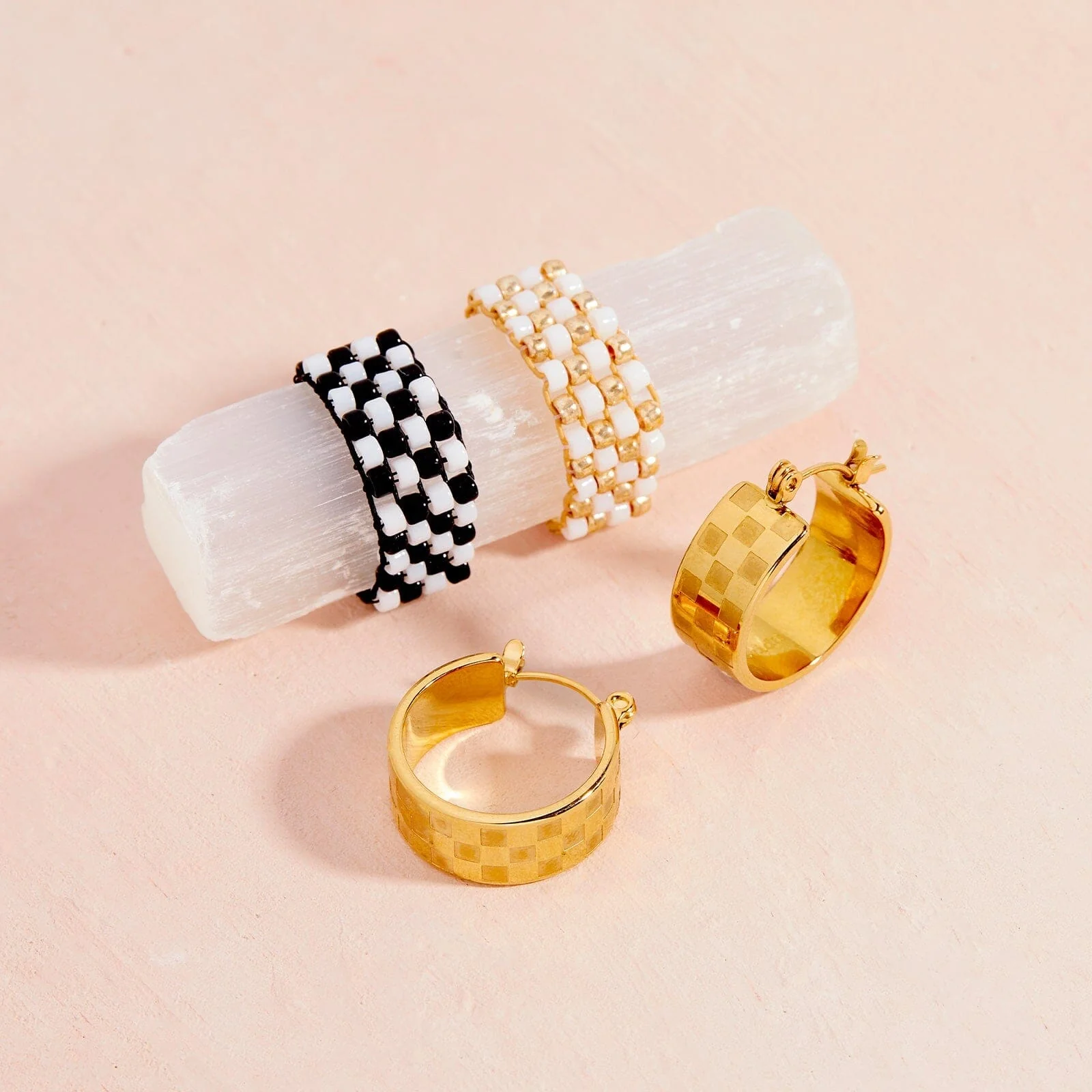 1707-checkerboard-bead-stretch-ring-8.webp Checkerboard Bead Stretch Ring