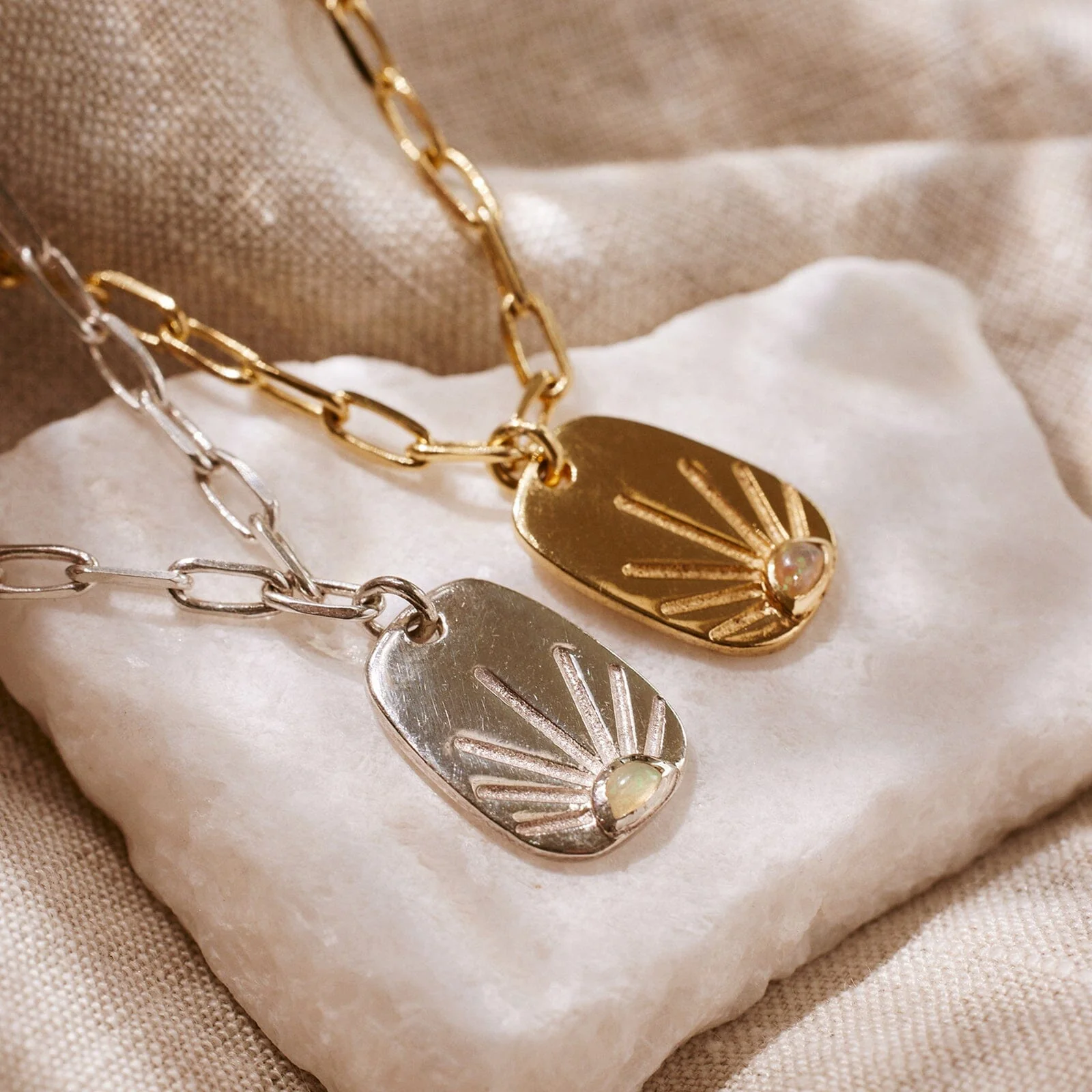 1791-sunshine-tag-chain-bracelet-5.webp Sunshine Tag Chain Bracelet