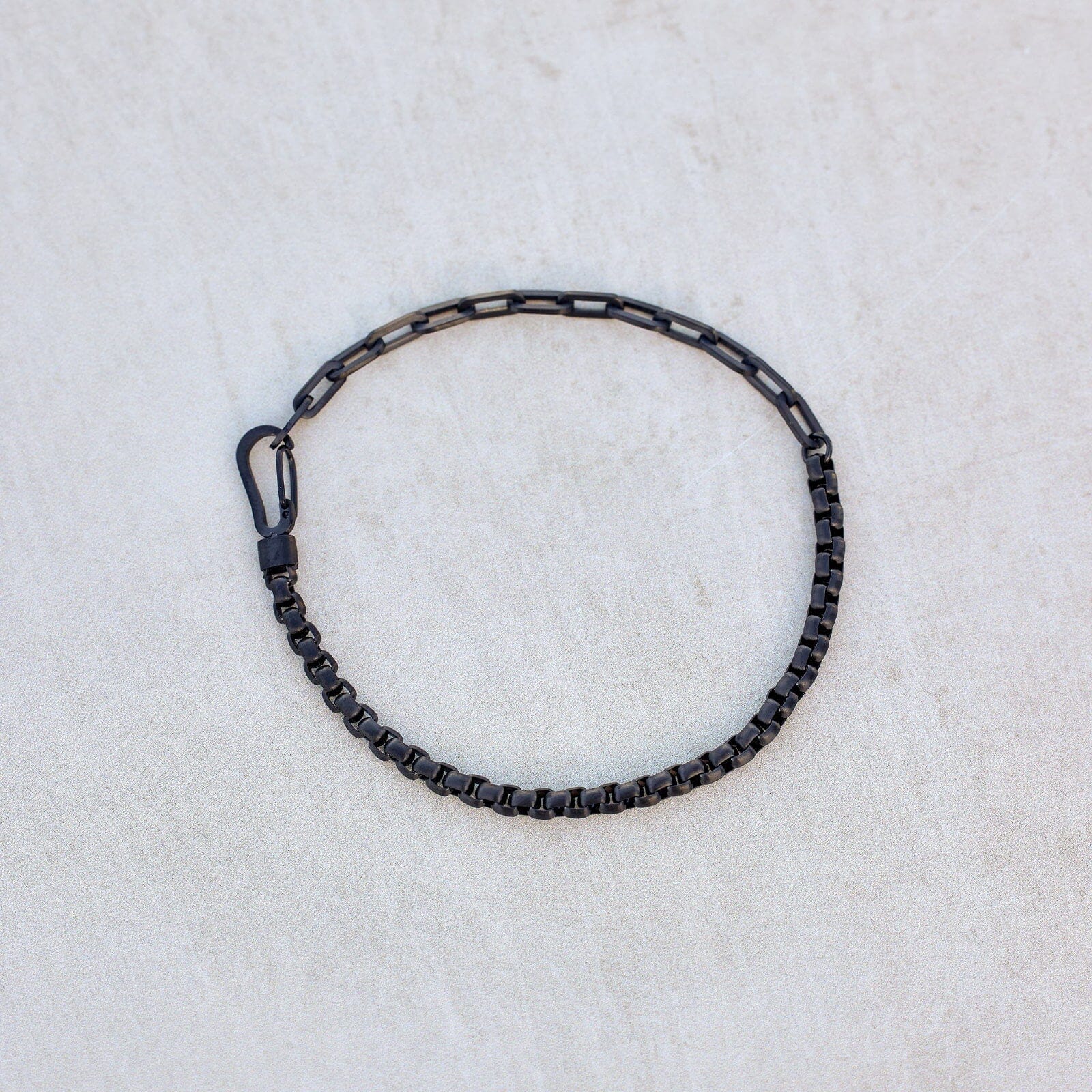 2010-men-s-carabiner-clasp-chain-bracelet-10.jpg Men's Carabiner Clasp Chain Bracelet