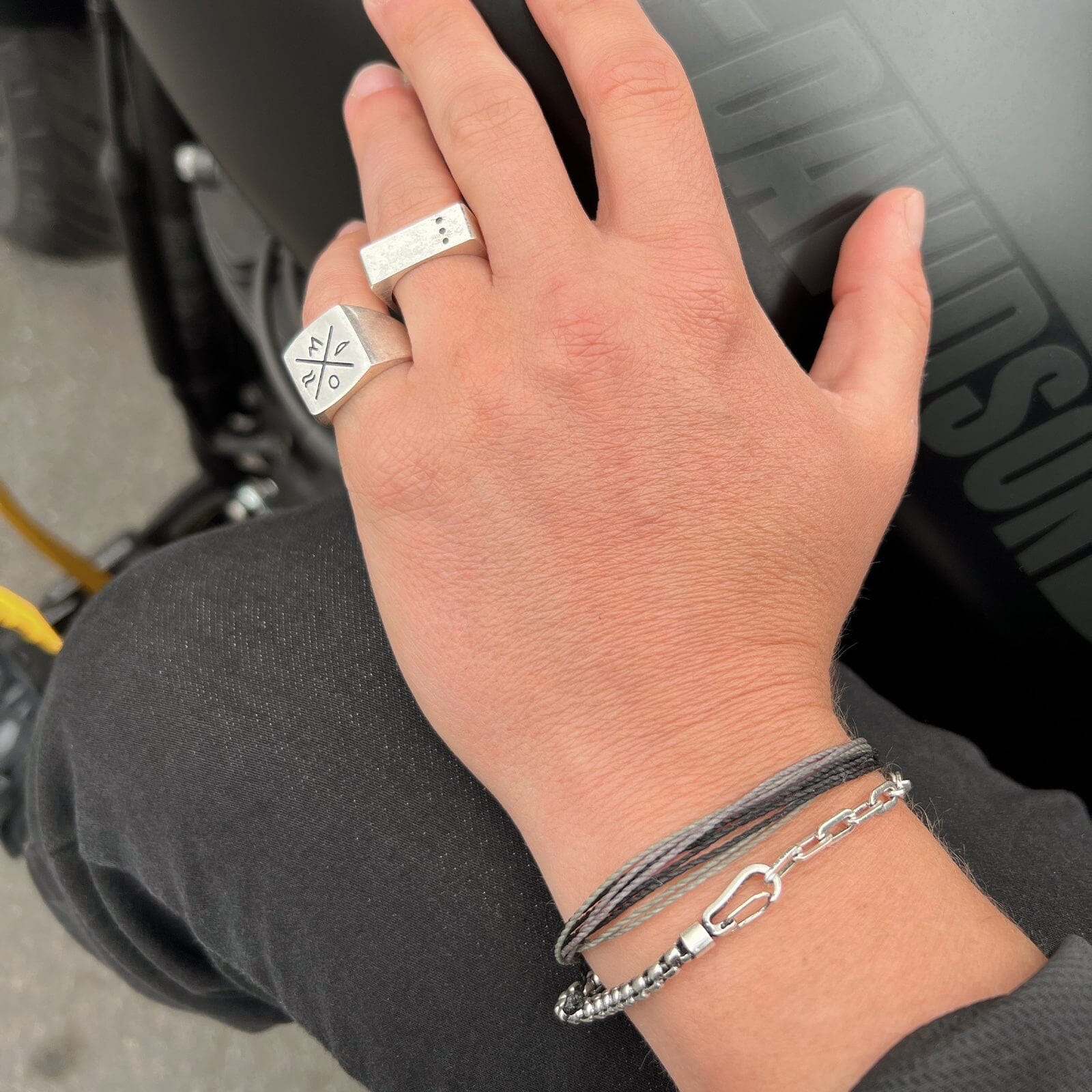 2010-men-s-carabiner-clasp-chain-bracelet-14.jpg Men's Carabiner Clasp Chain Bracelet