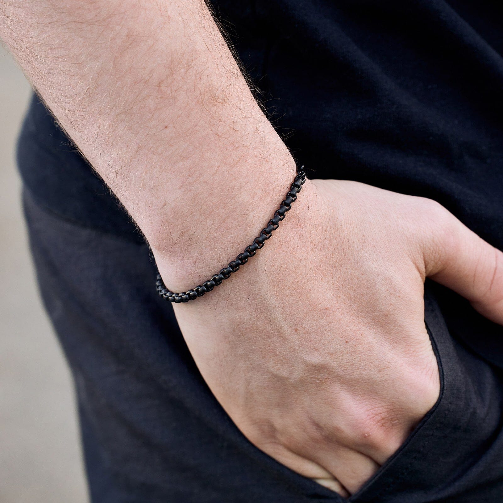2010-men-s-carabiner-clasp-chain-bracelet-6.jpg Men's Carabiner Clasp Chain Bracelet