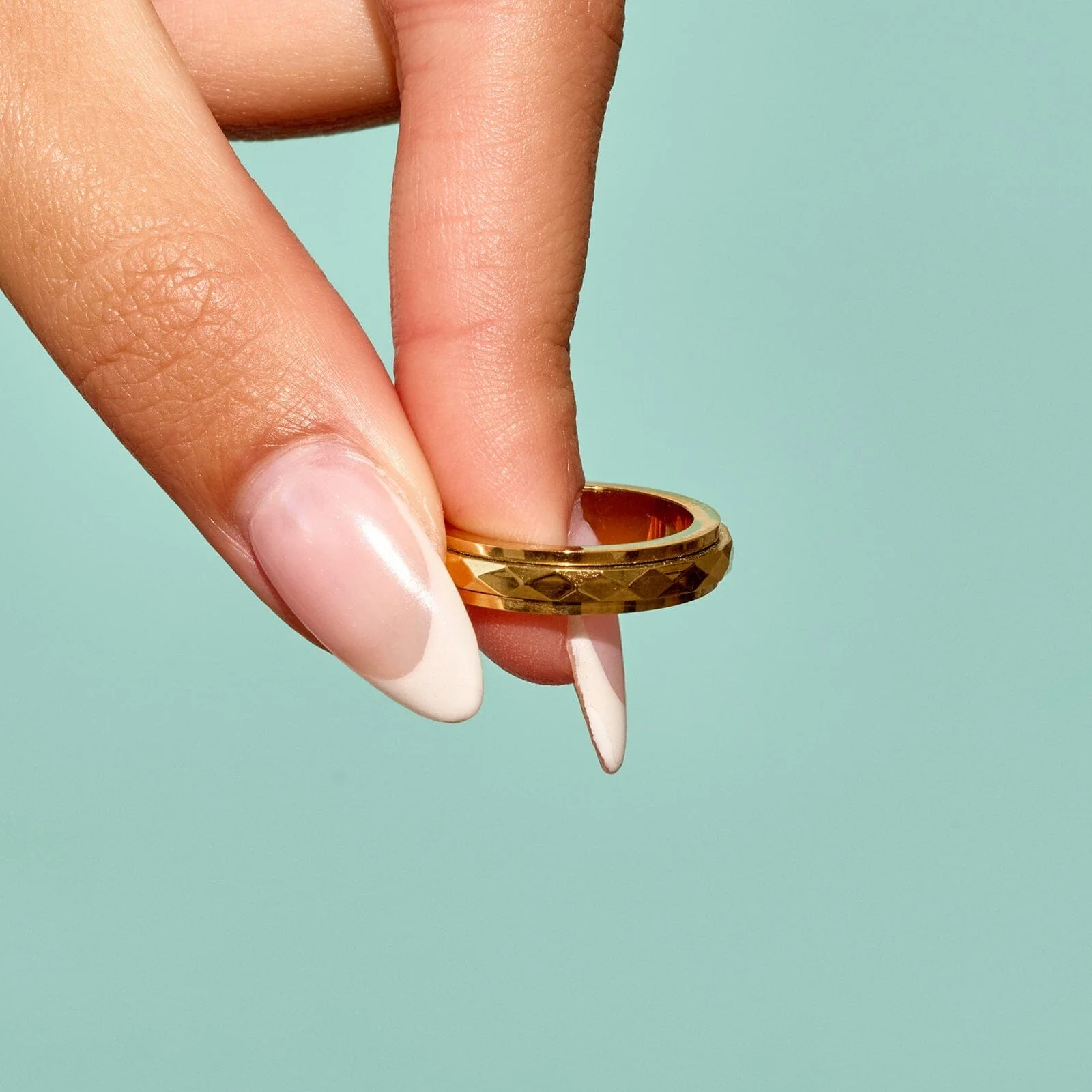2014-diamond-cut-fidget-ring-6.webp Diamond Cut Fidget Ring