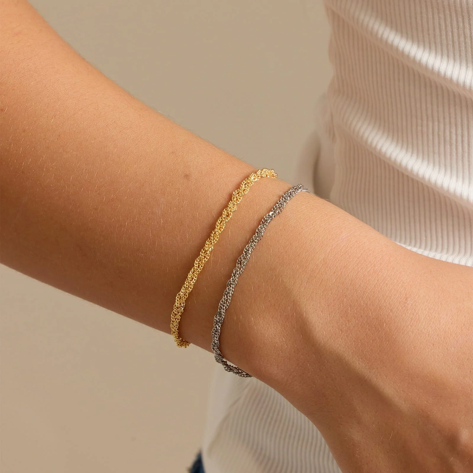 2336-layered-twisted-rope-chain-bracelet-3.webp Layered Twisted Rope Chain Bracelet