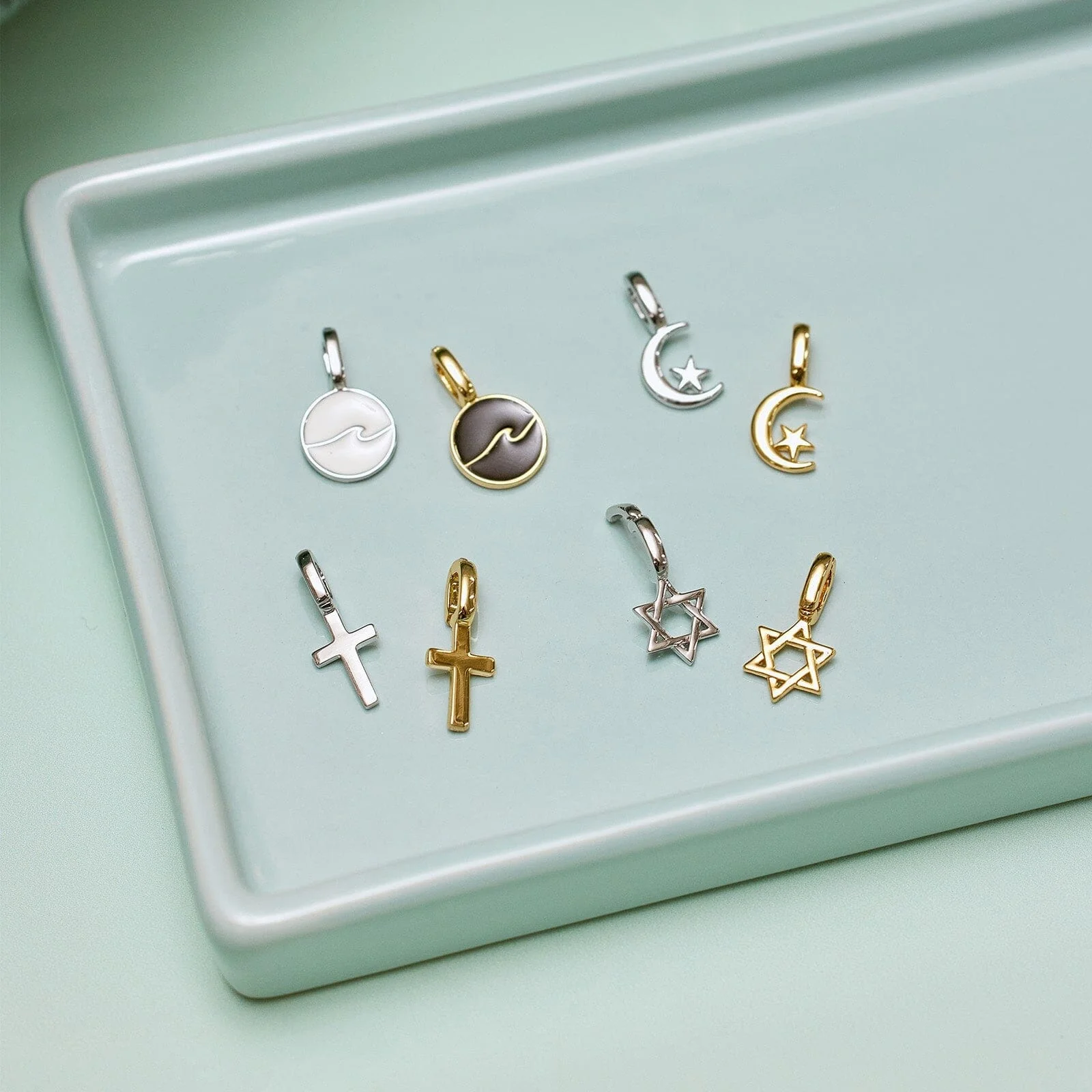 Harper Wave Charm
