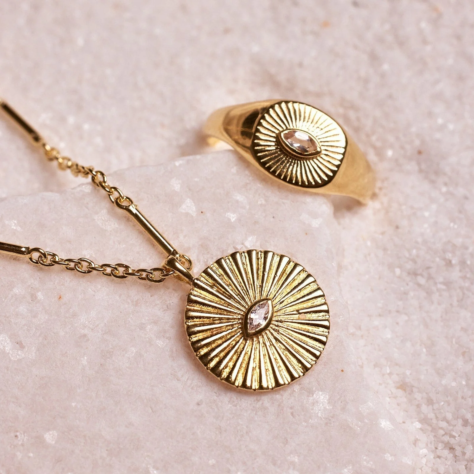 649-protective-eye-pendant-necklace-3.webp Protective Eye Pendant Necklace