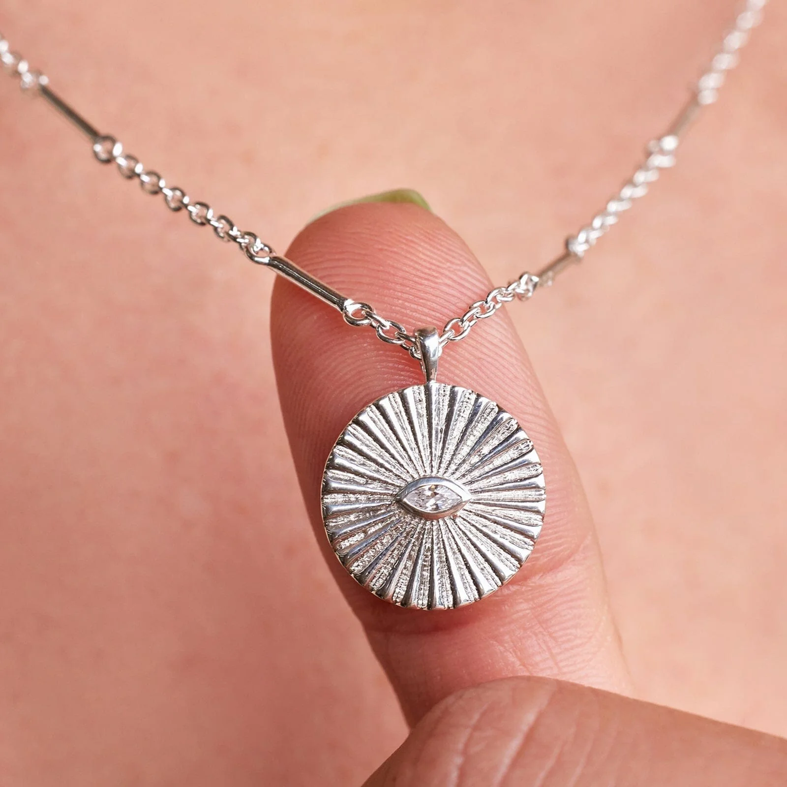 649-protective-eye-pendant-necklace-6.webp Protective Eye Pendant Necklace