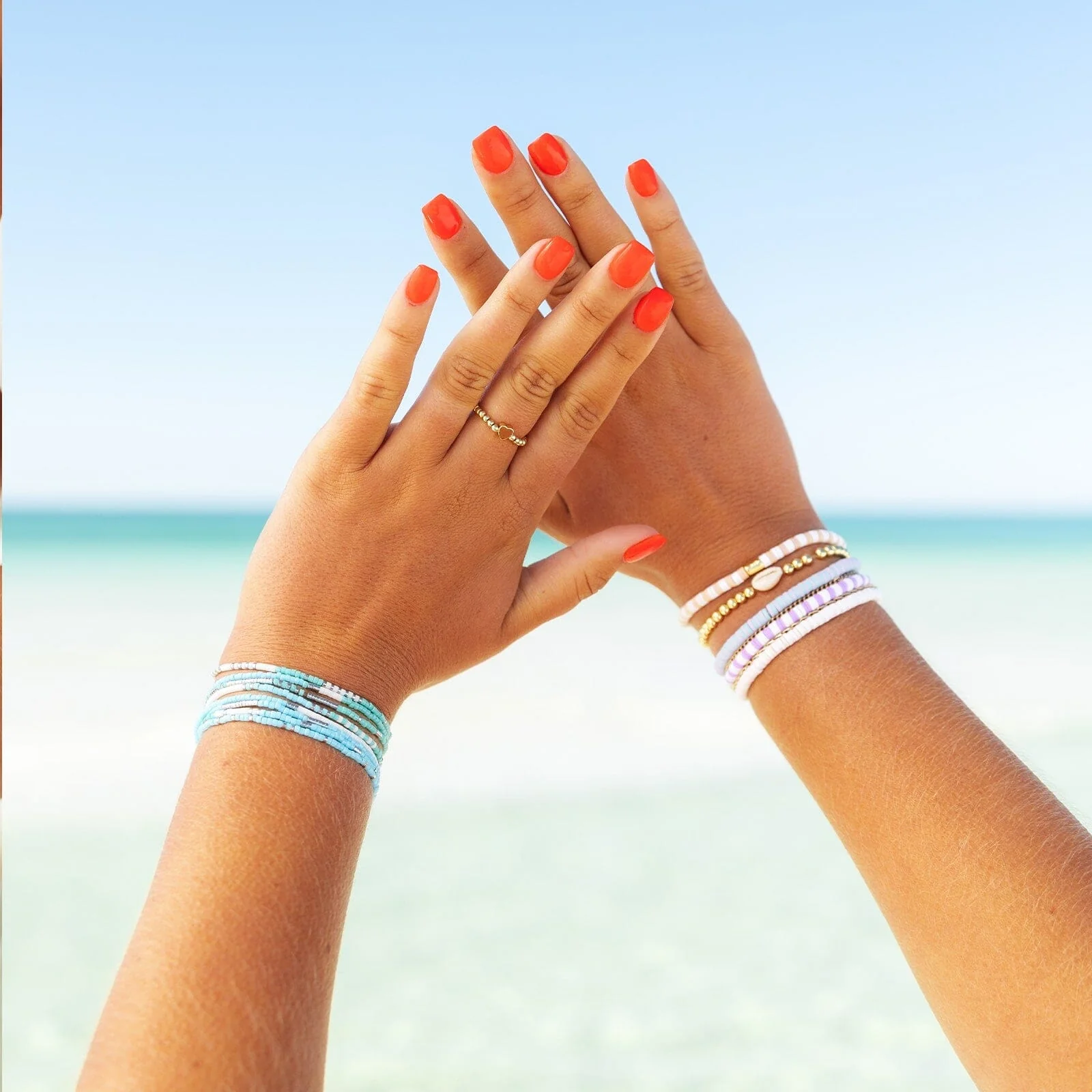 745-white-seascape-stretch-bracelet-7.webp White Seascape Stretch Bracelet